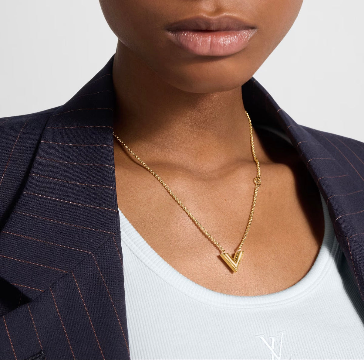 Louis Vuitton Essential V Necklace & Stud Earrings Gold-Tone Jewelry Set